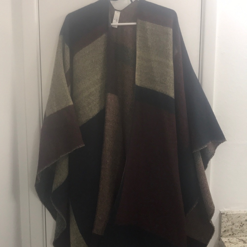 BP poncho size s never worn